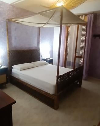 letto a baldachino