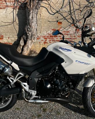 Triumph tiger 1050 sport