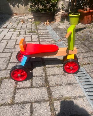 Triciclo in legno