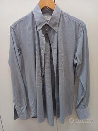 camicia blu e bianca 