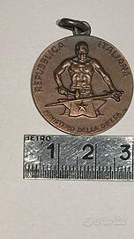 Medaglia Repubblica Italiana – Fedeltà e Lavoro