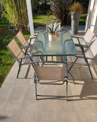 Tavolo con sedie da esterno colore grigio
