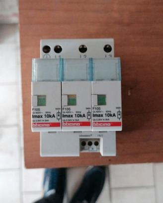 Scaricatore di sovratensione trifase 10 KA