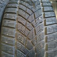 gomme invernali 215 50 R18 ottime 