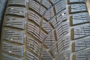 gomme invernali 215 50 R18 ottime 