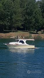 Cabinato fisherman marca Chris Craft