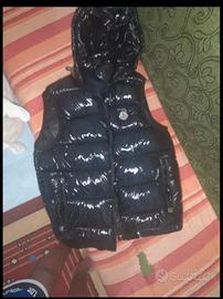Smanicato moncler