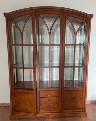 Credenza antica