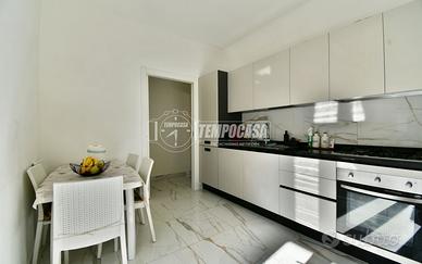 APPARTAMENTO CON 3 CAMERE RISTRUTTURATO !!