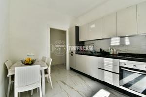 APPARTAMENTO CON 3 CAMERE RISTRUTTURATO !!