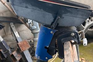 Motore fuoribordo Johnson 4 CV 2 tempi funzionante