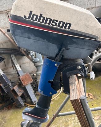 Motore fuoribordo Johnson 4 CV 2 tempi funzionante