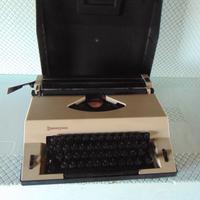 Macchina da scrivere portatile con valigetta