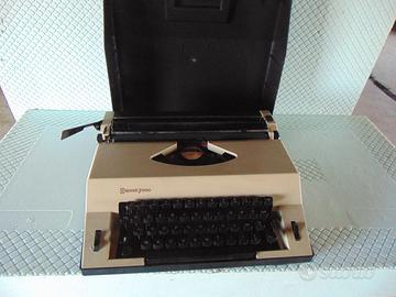 Macchina da scrivere portatile con valigetta