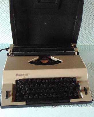 Macchina da scrivere portatile con valigetta