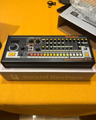 ROLAND TR-08