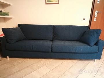 Divano in tessuto blu, 3 posti