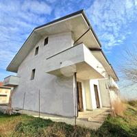 VILLA A SCHIERA A SAN BENIGNO CANAVESE