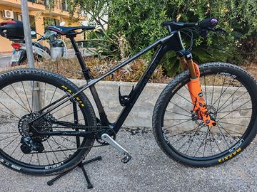 Mtb Lee Cougan team official