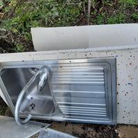 lavandino acciaio ynox della Franke con marmo