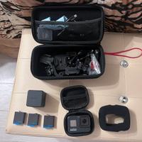 GoPro Hero8 Black + 3 batterie e accessori vari