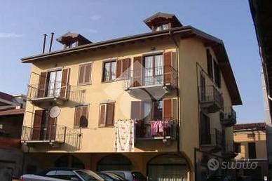 2 LOCALI A LONATE POZZOLO