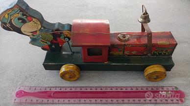 Gioco vintage
"Gong Bell Loco Trix Pull Toy"