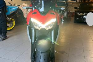 Ducati streetfighter v4