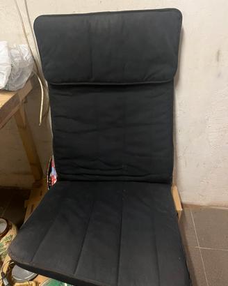Cuscino nero Ikea POÄNG per poltrona