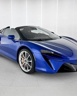 McLaren Artura Spider - McLaren Milano