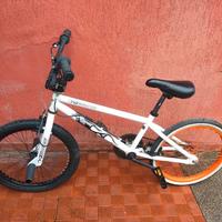 Bicicletta BMX Freestyle (Bianca)
