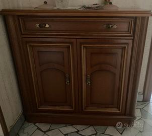 Mobiletto con cassetti