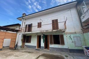 Villa di 283 m² con più di 5 locali e box auto dop
