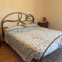 Camera da letto completa di como', due comodini, a