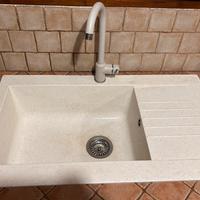 Lavello  e rubinetto miscelatore