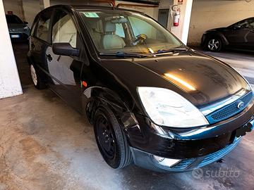 Ford Fiesta 2003 Benzia/GPL