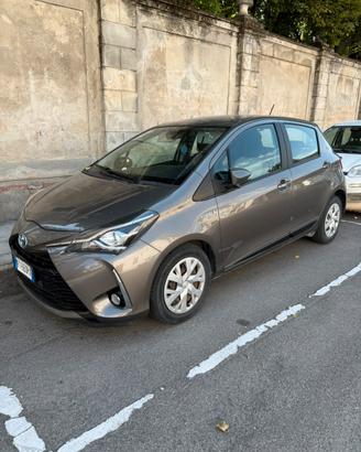 Toyota Yaris Hybrid 1.5 Active e-CVT – 2018