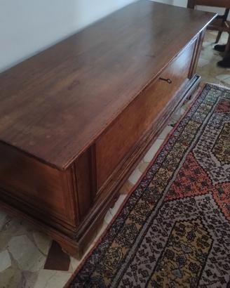 2 antiche cassapanche in noce