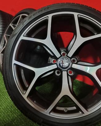 Cerchi Alfa Romeo Giulia NEW 225 40 19 - 255 35 19