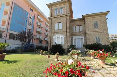 VILLA SINGOLA A GIULIANOVA