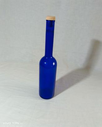 Bottiglia in vetro blu cobalto vintage