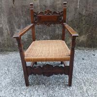 Sedia con braccioli  in legno e paglia vienna