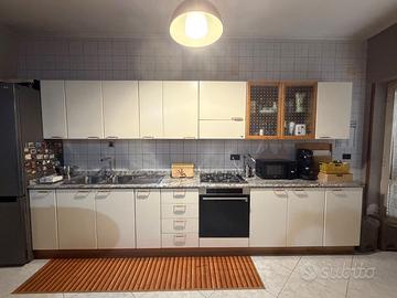Cucina Febal Lunghezza 3.91cm con top in granito