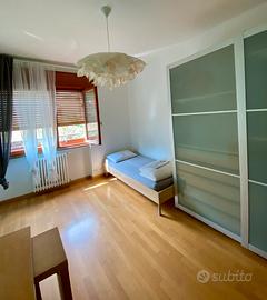 Stanza solo per studentesse: