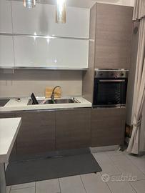 Cucina con cassettoni esteaibili
