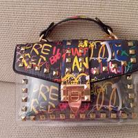 borsetta contenente pochette uguale.nuova 