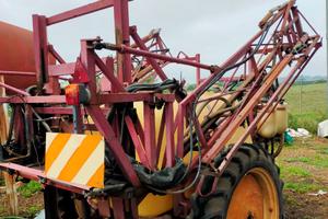 Botte diserbo trainata Hardi