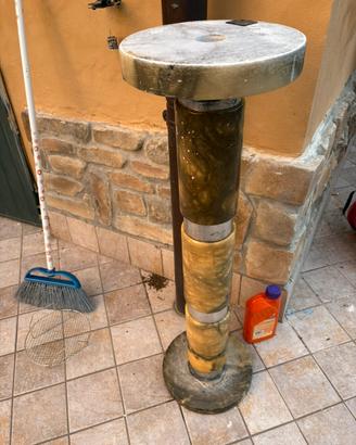 Colonnina in marmo,macina in pietra