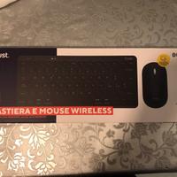 Tastiera e mouse wireless
