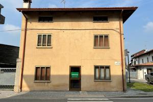 CASA IN LINEA CON GIARDINO